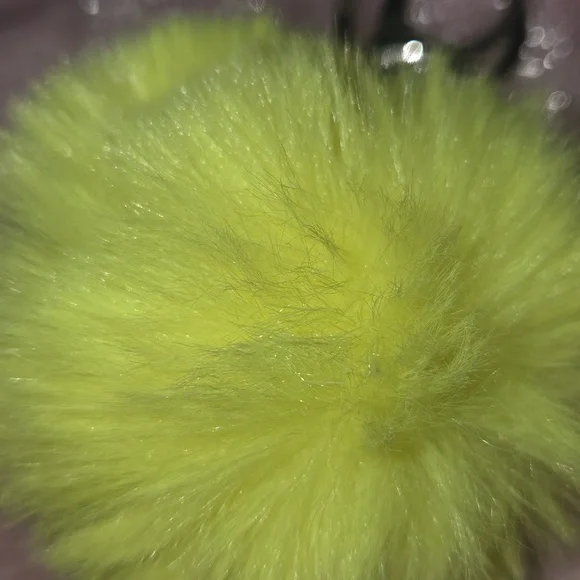 Yellow Fluffy Keychain Accessory With Gloss Luppie - Picture 3 of 3